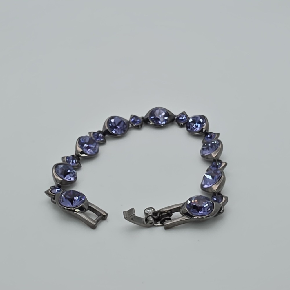 New! GIVENCHY SWAROVSKI Bracelet Purplish & Clear Crystals Gunmetal Gray 7.25" - Picture 10 of 15
